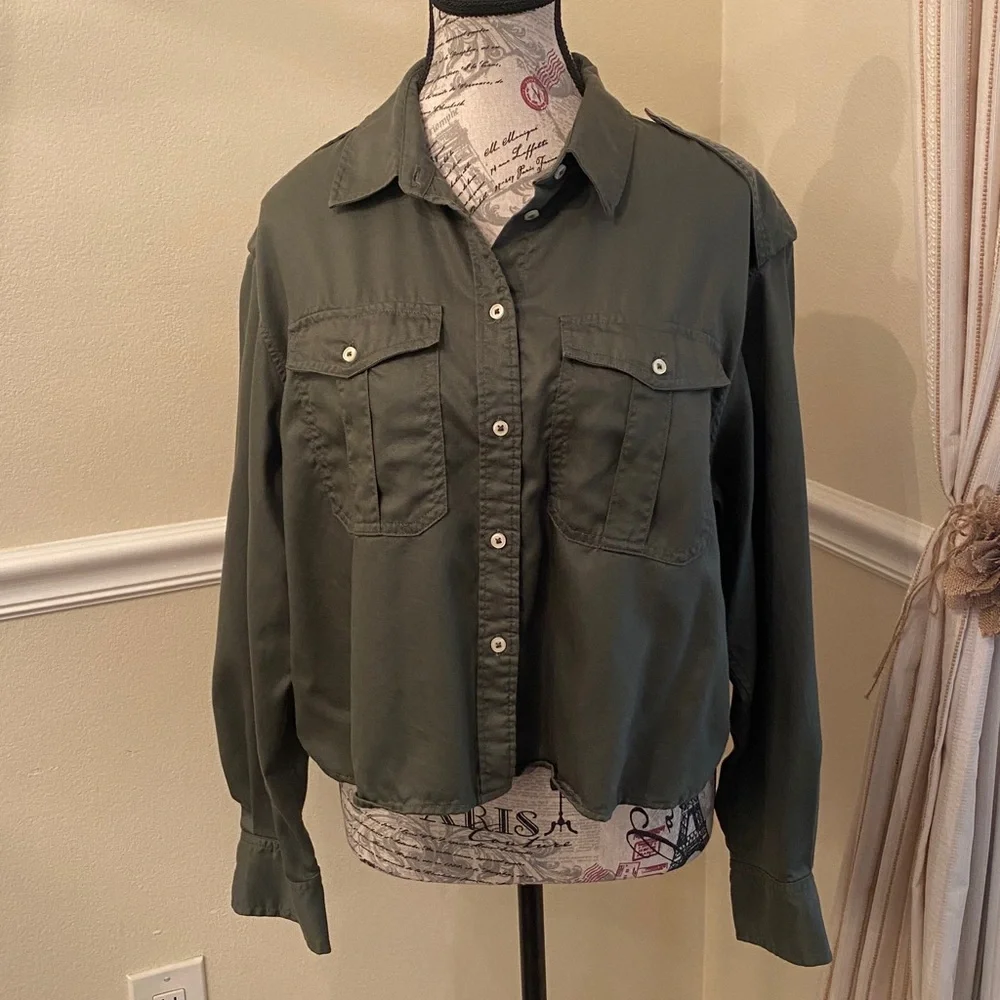 GAP Olive Green Cropped Utility Button Down Shirt Size M - Picture 7 of 9